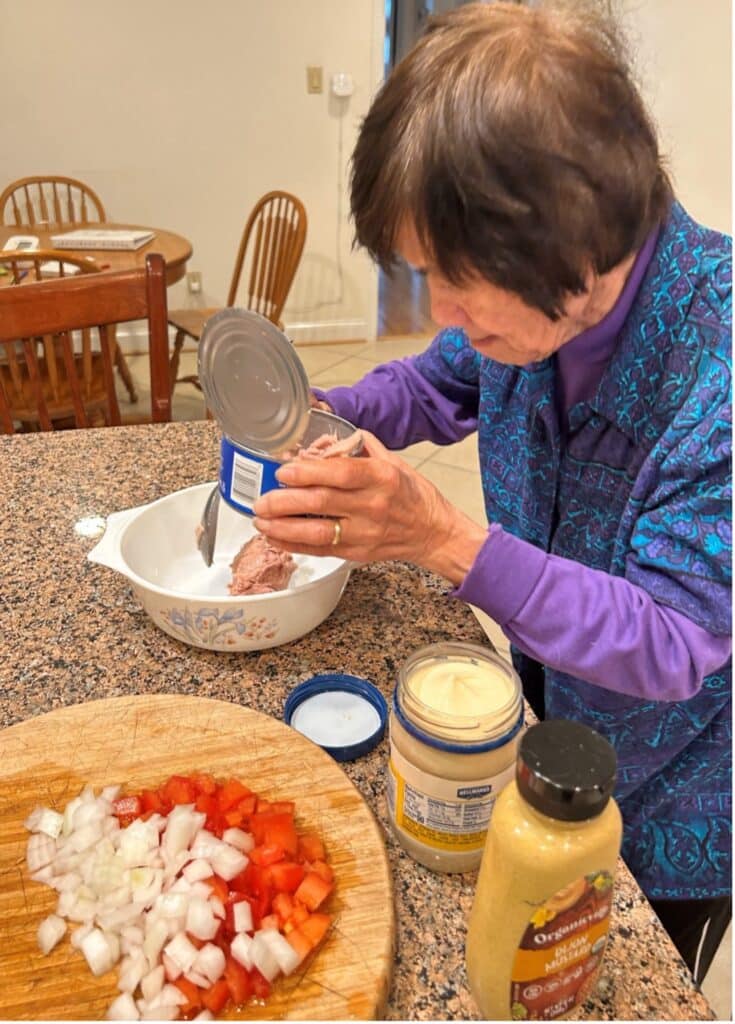 Our client, Ms. Lin, still helping in the kitchen!